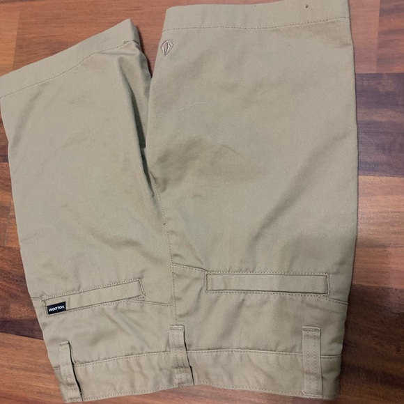 Boys 10/12 Volcom shorts and Polo t-shirt - Picture 6 of 9